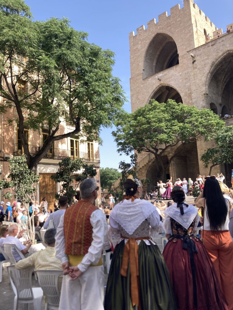Valencia News: Political shifts, a liquidity crunch, and best pizza awards