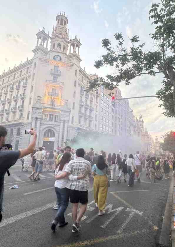 Valencia News: Parades, Protests, Heat Alerts, and a Civil War Bomb Defused
