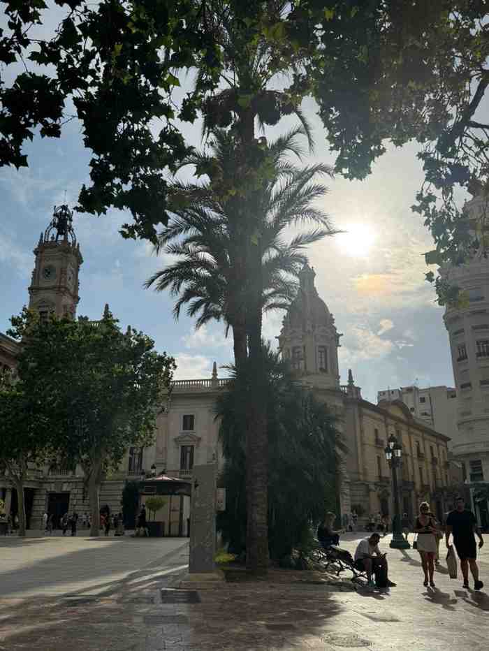 Week in News: Weather Extremes, City Upgrades, and Environmental Setbacks